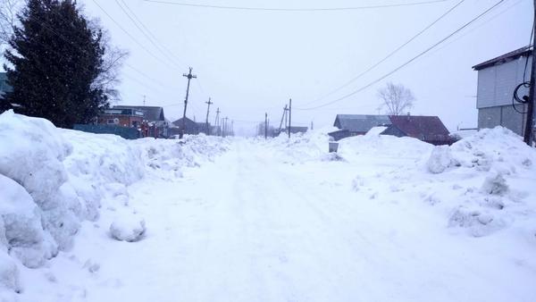 Весь снег лежит в двух часах езды от Красноярска! Весь снег лежит в двух часах езды от Красноярска!