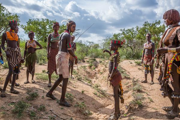 Племена долины Омо: Хамеры и&nbsp;Прыжки через быков